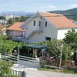 Kiwi * Gornji Karin